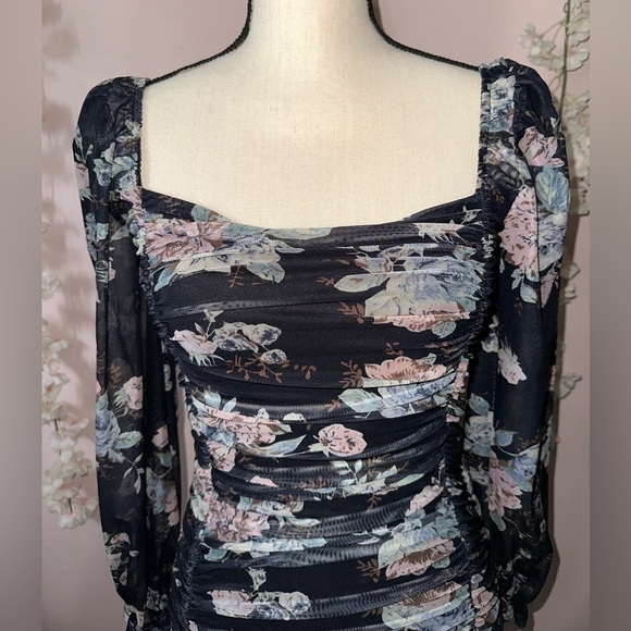 Floral Ruched Dress - Picture 2 of 6